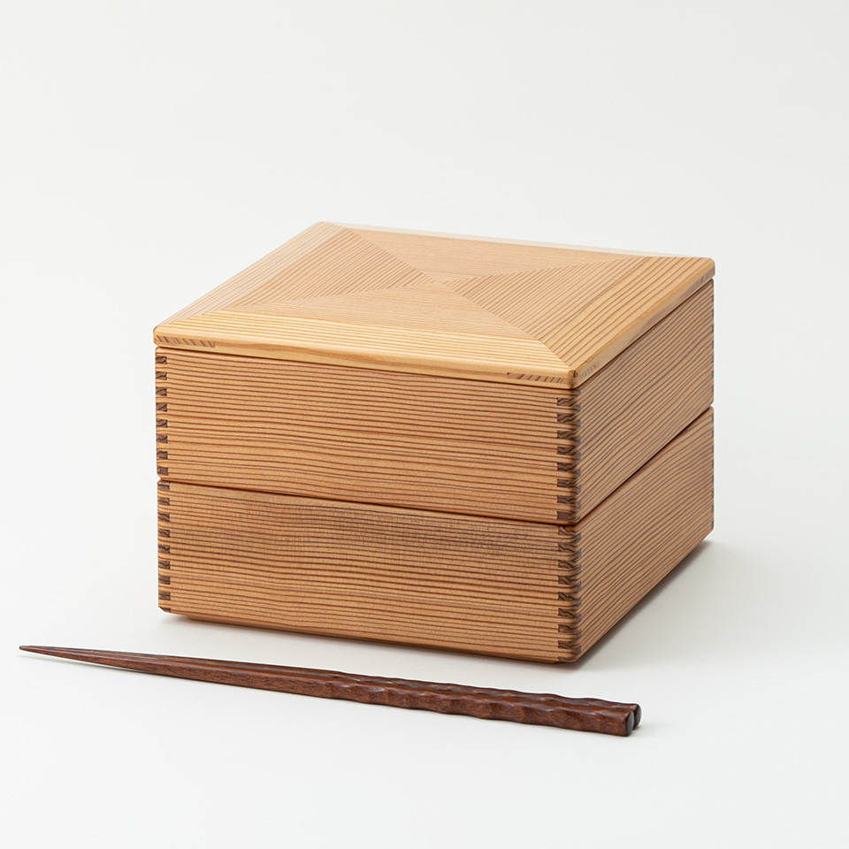 黒木クラフト工房・みやざき杉の二段重5寸（16.5×16.5cm）