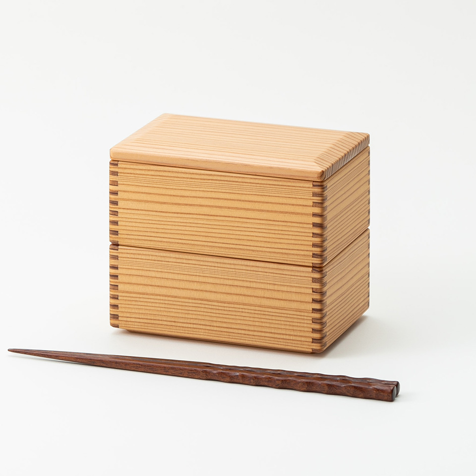 黒木クラフト工房・みやざき杉の二段弁当箱（13×8.5cm）